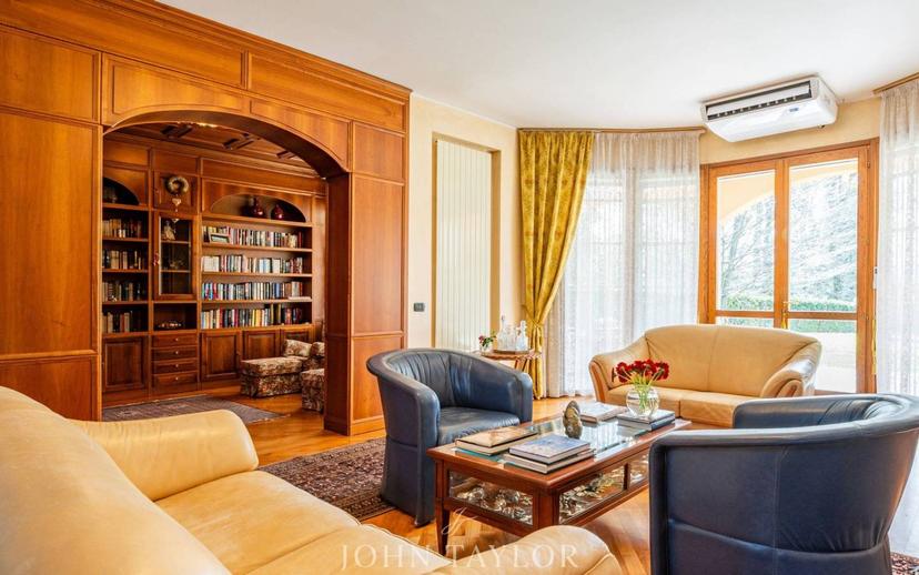 Villa unifamiliare via del Golf, Centro, Carimate