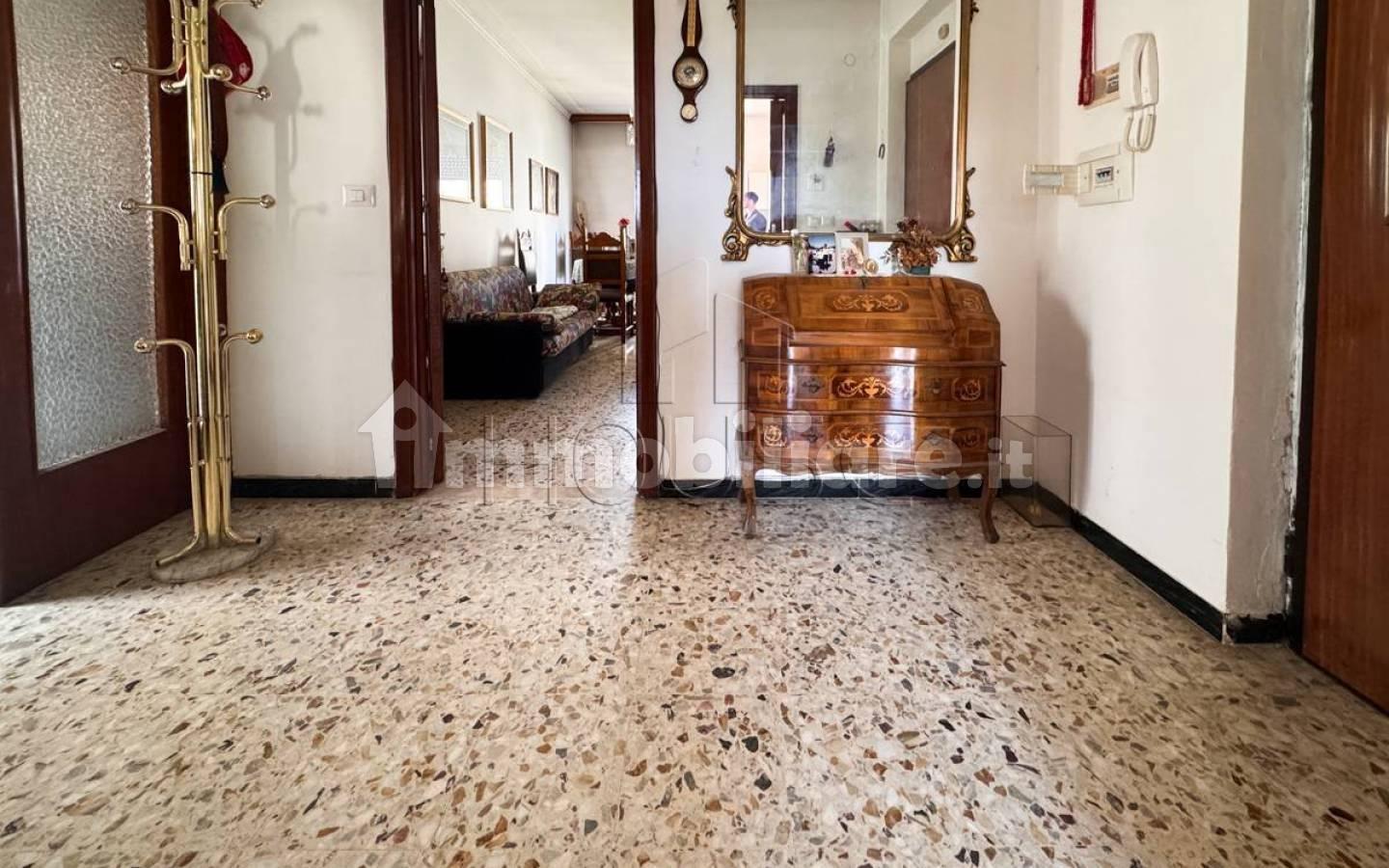 Quadrilocale buono stato, secondo piano, Centro, Città di Castello