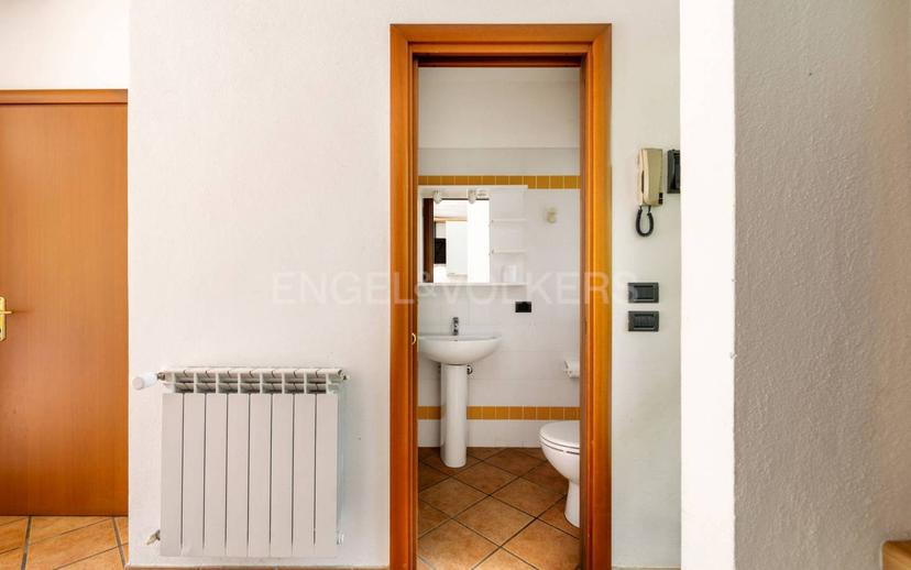 Villa a schiera via Gattirolo 46, Laveno-Mombello — foto 3 di 26