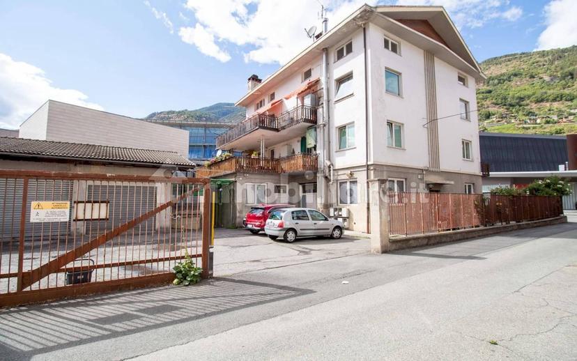 Trilocale via Saint Martin de Corleans, 183, Centro, Aosta