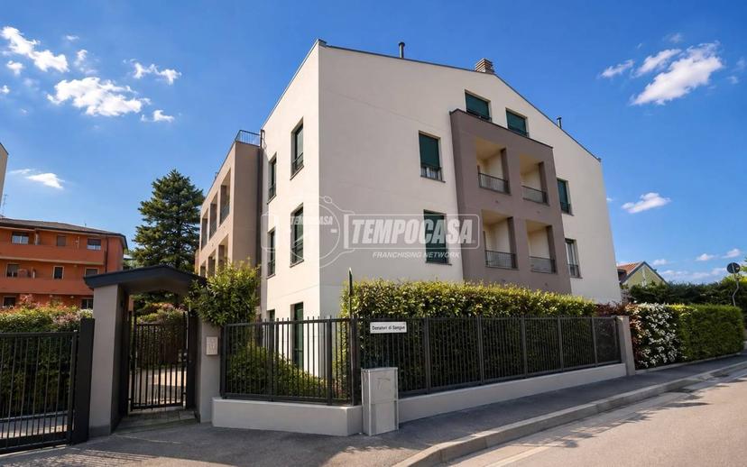 Trilocale buono stato, piano terra, Villasanta