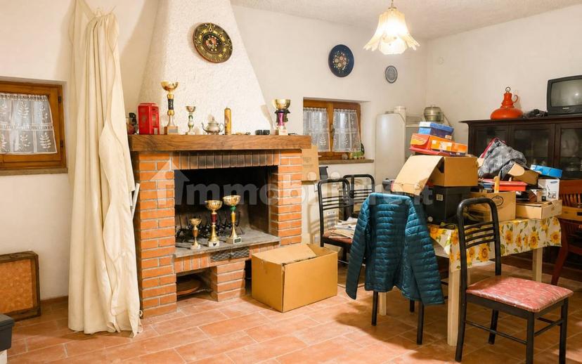 Villa bifamiliare via Stazione 21, Osteria Del Gatto, Fossato di Vico — foto 2 di 59