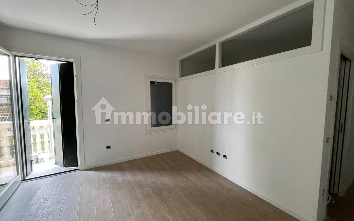 Trilocale via Giacomo Matteotti, Centro, Conselve