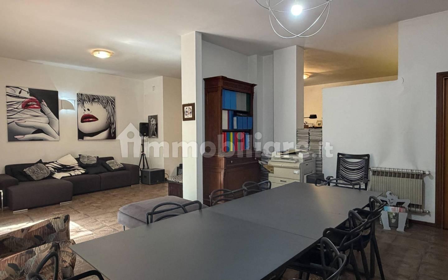 Villa unifamiliare via Monte San Giuliano 23, Centro, Caltanissetta