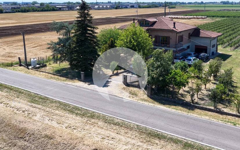 Villa unifamiliare via Sinistra Tresinaro 43, Correggio — foto 11 di 25