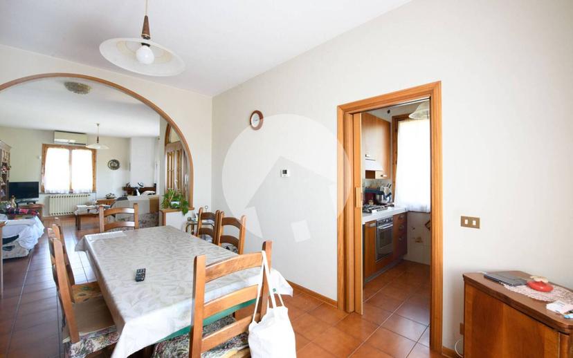 Villa unifamiliare via Sinistra Tresinaro 43, Correggio — foto 2 di 25