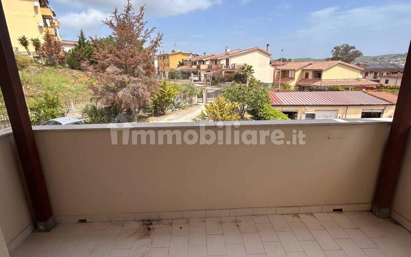Quadrilocale via Cile 1, Tufolo, Farina, Crotone