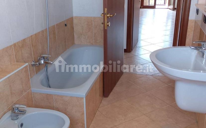 Trilocale via Camillo Benso di Cavour, Centro, Bolgare — foto 8 di 10