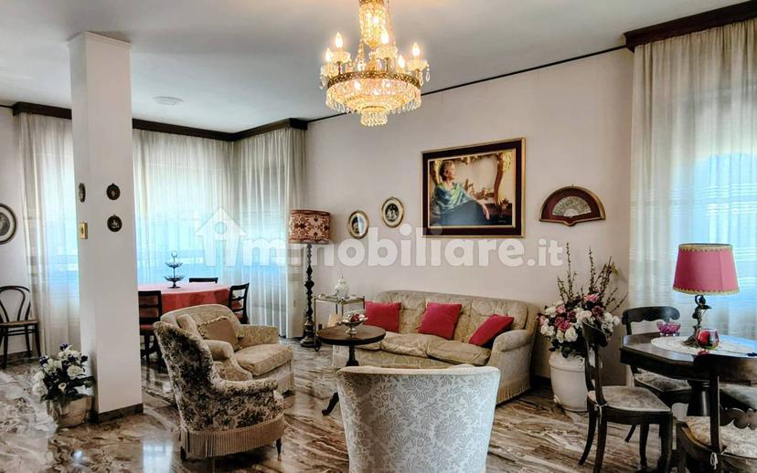 Attico buono stato, 214 m², Centro, San Severino Marche — foto 9 di 48