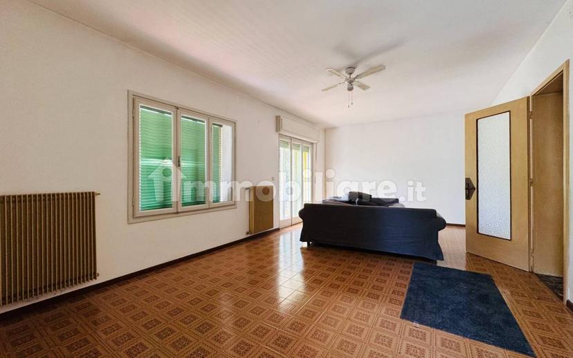 Villa unifamiliare via Giuseppe Mazzini 163, Centro, Tarcento — foto 4 di 32