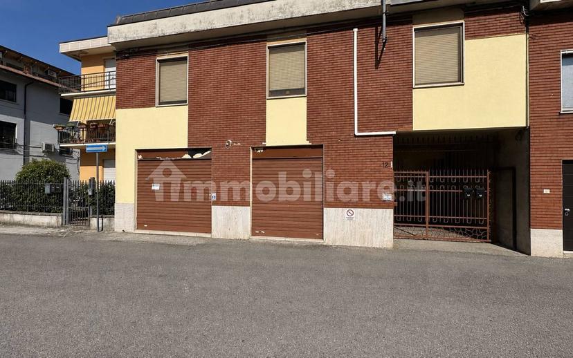 Terratetto unifamiliare via Umberto Locati 12, Infrangibile, Piacenza