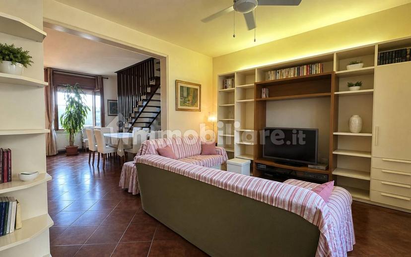 Terratetto unifamiliare via Umberto Locati 12, Infrangibile, Piacenza — foto 2 di 24