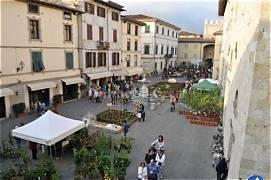 Attico via 4 Novembre 43, Camaiore Paese, Camaiore