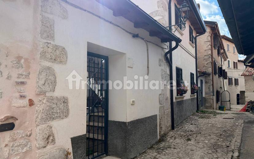 Trilocale via del Carmine 5, Centro, Rocca di Mezzo — foto 7 di 24
