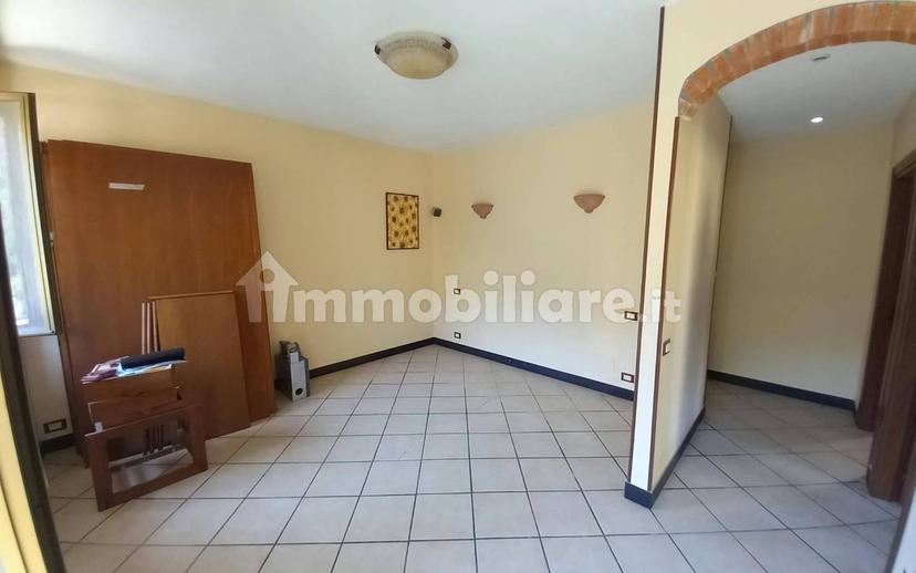 Appartamento ottimo stato, secondo piano, Centro, Uscio — foto 2 di 15