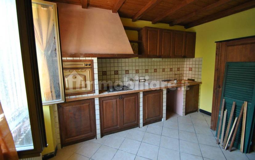 Appartamento ottimo stato, secondo piano, Centro, Uscio — foto 3 di 15