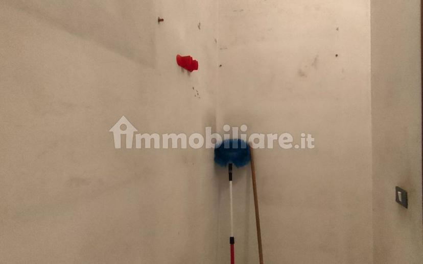 Appartamento via Ferdinando Iannaccone 7, Emanuele II, C. Colombo, Morelli e Silvati, Avellino