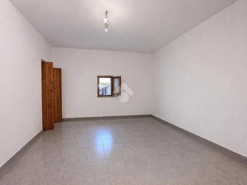 Trilocale via Littardi 33, Centro, Taggia — foto 3 di 22