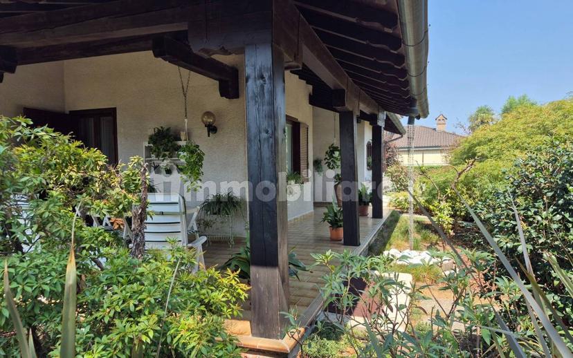 Villa unifamiliare via Libertà, Lazzate — foto 8 di 98