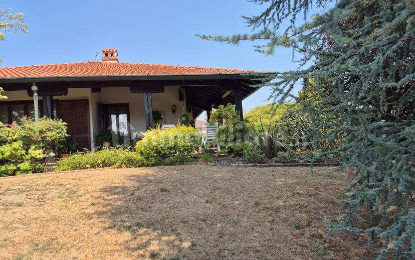 Villa unifamiliare via Libertà, Lazzate — foto 16 di 98