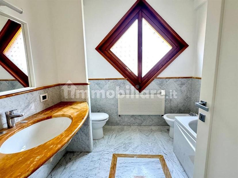 Appartamento via oslavia 24, San Biagio, Monza — foto 16 di 36