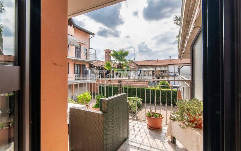 Trilocale via Giardini 157, Centro, Marnate