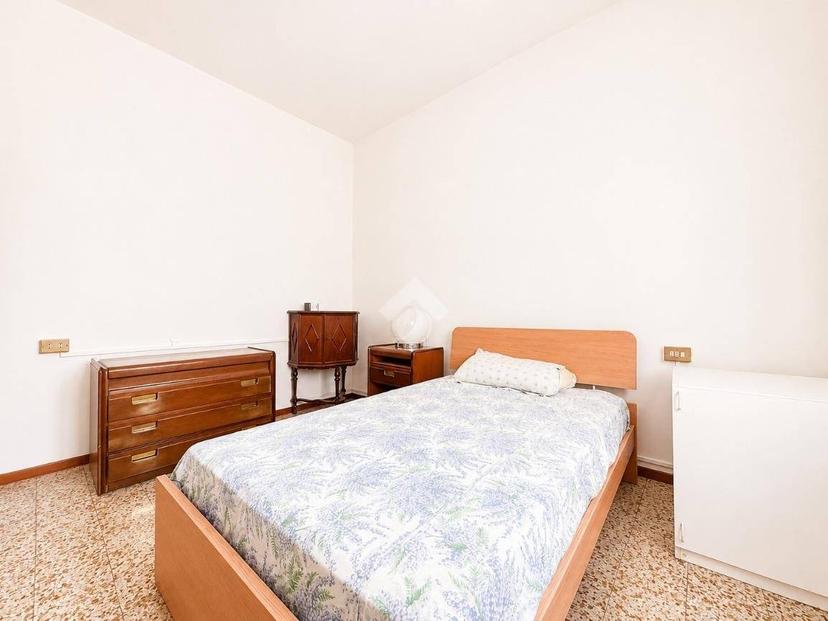 Trilocale via Gabriele D'Annunzio 1, Centro, Pandino
