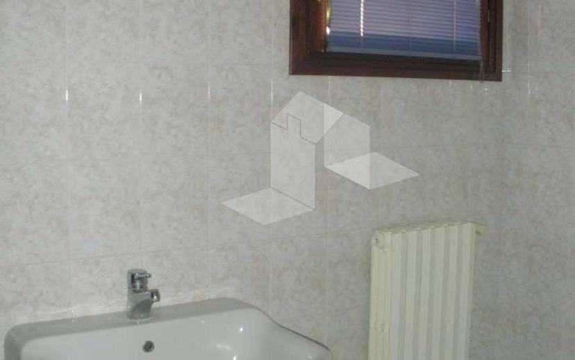 Trilocale buono stato, secondo piano, Buco del Signore - Acque Chiare, Reggio Emilia — foto 14 di 16