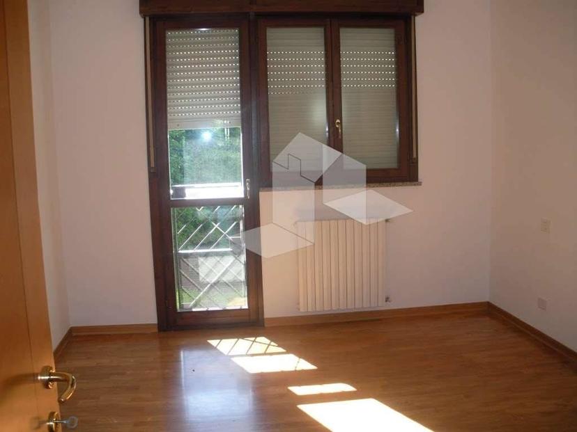 Trilocale buono stato, secondo piano, Buco del Signore - Acque Chiare, Reggio Emilia — foto 11 di 16