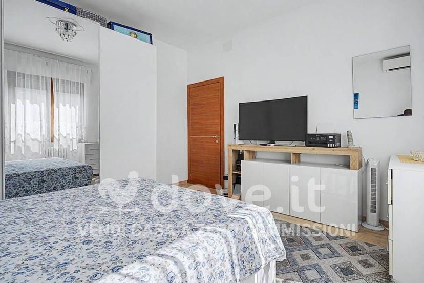 Quadrilocale via del Lavoro 42, Centro, Sommacampagna — foto 10 di 35