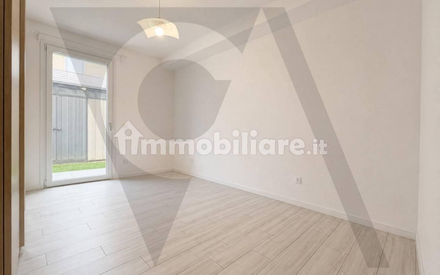 Villa plurifamiliare, ottimo stato, 135 m², Centro, Legnaro