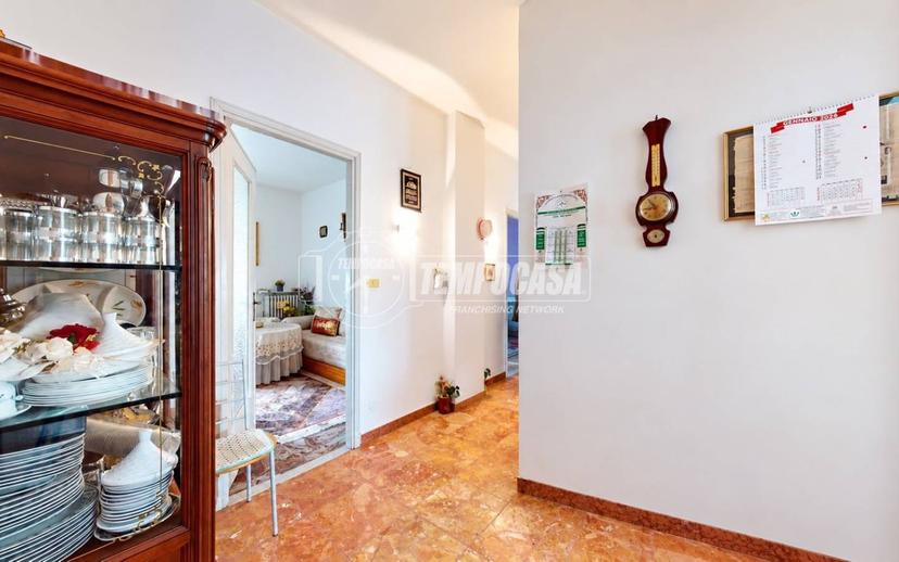 Quadrilocale ottimo stato, quinto piano, Centro, Bra — foto 11 di 18