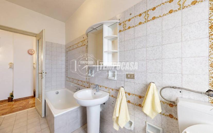 Quadrilocale ottimo stato, quinto piano, Centro, Bra — foto 3 di 18