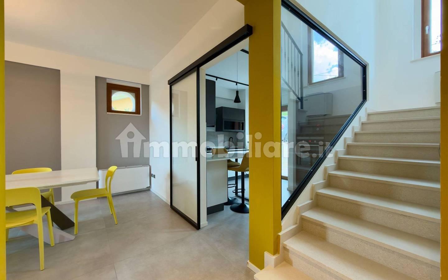 Villa bifamiliare via Paradosso 3 2C, Bellavista - Pianola, L'Aquila