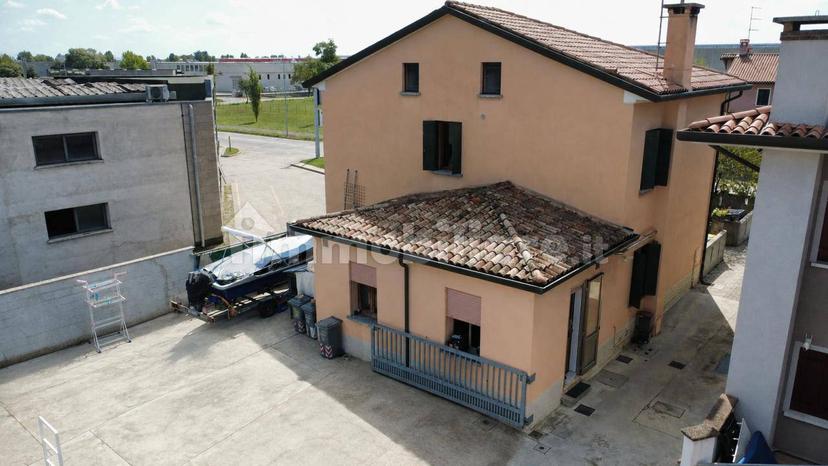 Terratetto unifamiliare via Sile 11, Castelfranco Veneto — foto 8 di 42