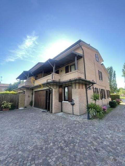 Villa unifamiliare via Concetto Marchesi 11, Fiera - Ferrara Sud, Ferrara — foto 21 di 32