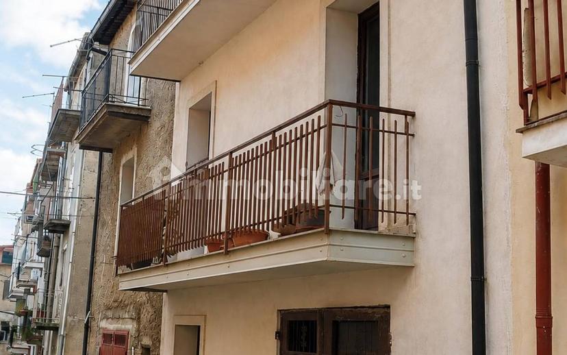 Terratetto unifamiliare via Roma, Centro, Falerna