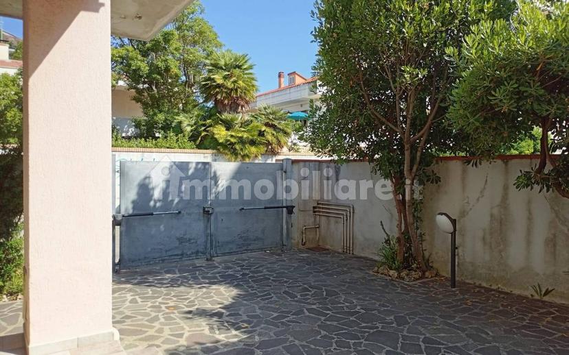 Villa bifamiliare via Giacomo Leopardi 15, Villa Verrocchio, Montesilvano — foto 59 di 127