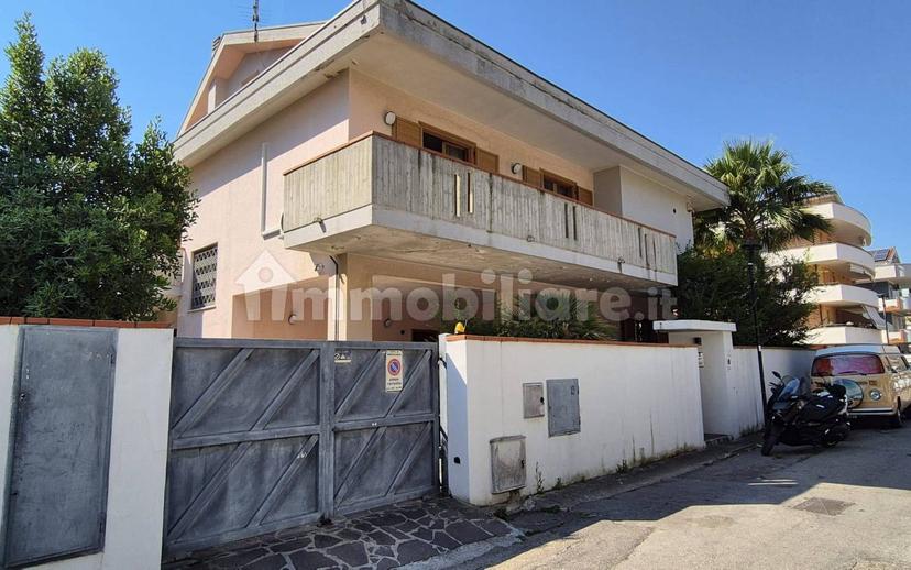 Villa bifamiliare via Giacomo Leopardi 15, Villa Verrocchio, Montesilvano — foto 55 di 127