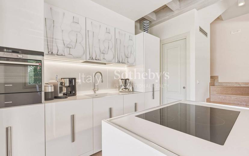 Villa unifamiliare via Pieve Vecchia, Pieve Vecchia, Villaggio Sanghen, Manerba del Garda — foto 19 di 21