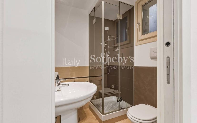 Villa unifamiliare via Pieve Vecchia, Pieve Vecchia, Villaggio Sanghen, Manerba del Garda — foto 15 di 21