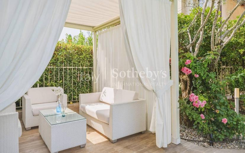 Villa unifamiliare via Pieve Vecchia, Pieve Vecchia, Villaggio Sanghen, Manerba del Garda — foto 2 di 21