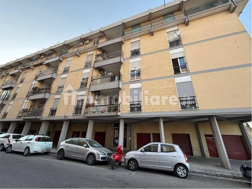 Trilocale via Imperatore Costantino, 14, Commenda, Brindisi