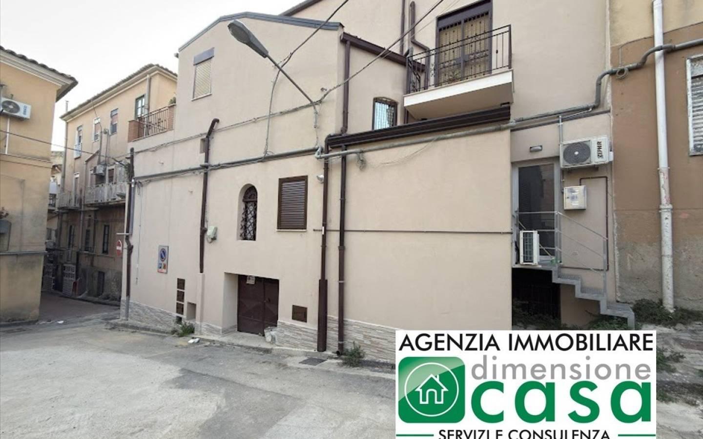 Terratetto unifamiliare via Pignato, 7, Centro, San Cataldo