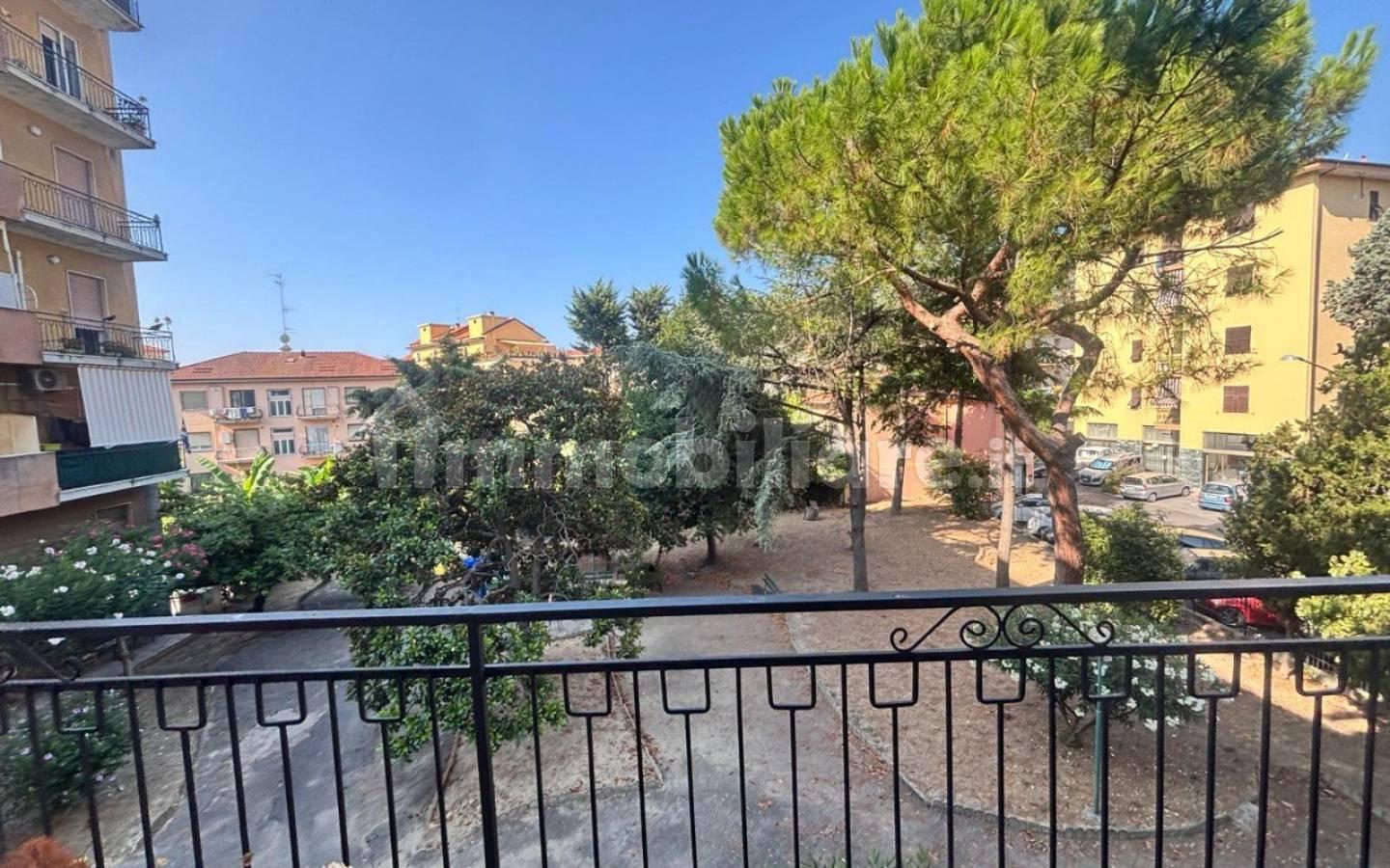 Appartamento buono stato, primo piano, Porto Maurizio, Imperia