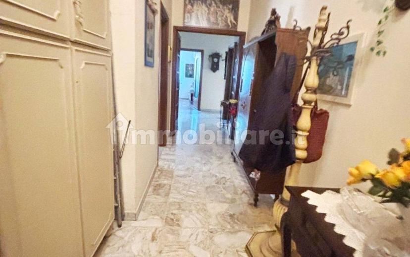 Appartamento buono stato, primo piano, Porto Maurizio, Imperia — foto 2 di 8
