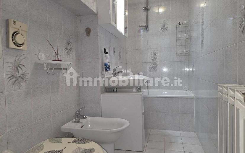 Trilocale via E. Chanoux 81, Centro, Pont-Saint-Martin — foto 13 di 15