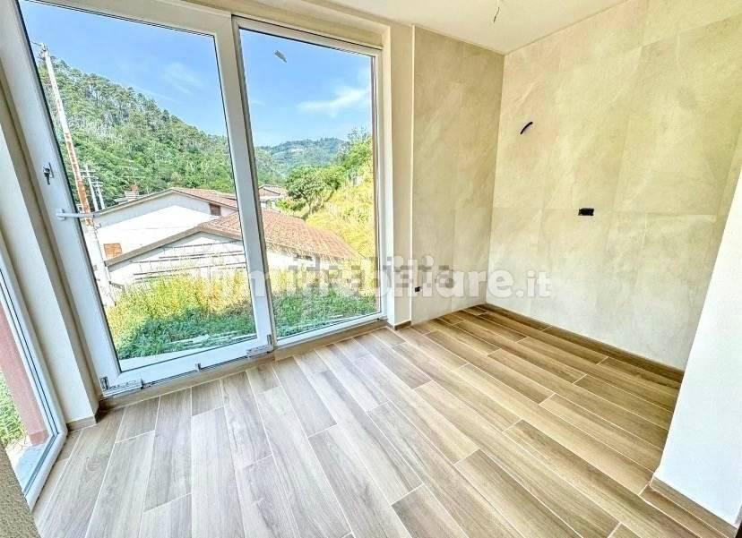 Trilocale ottimo stato, piano terra, Stazione Fornola, Vezzano Ligure — foto 3 di 10