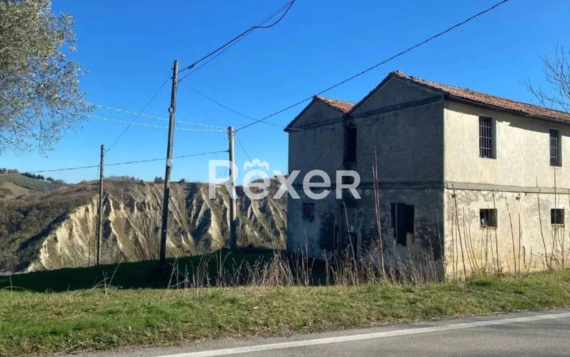 Casale via Capracchia, Notaresco — foto 3 di 10