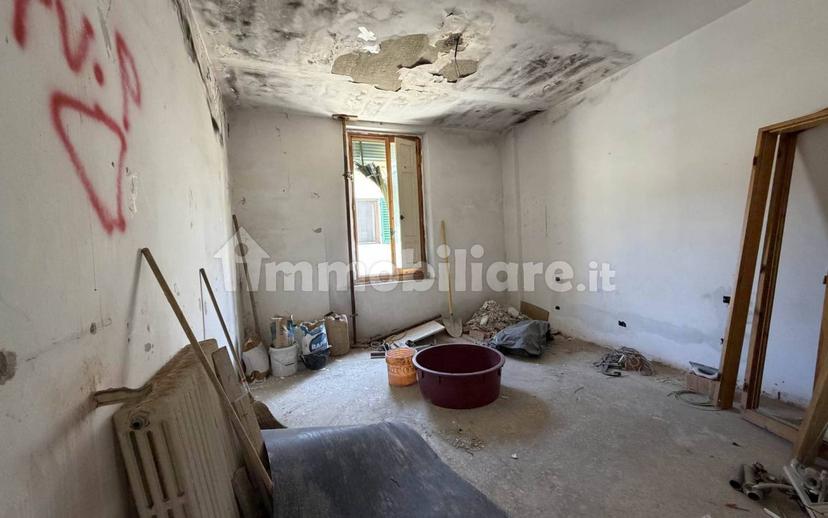 Trilocale da ristrutturare, primo piano, San Cipriano S.Barbara Centinal, Cavriglia — foto 17 di 25